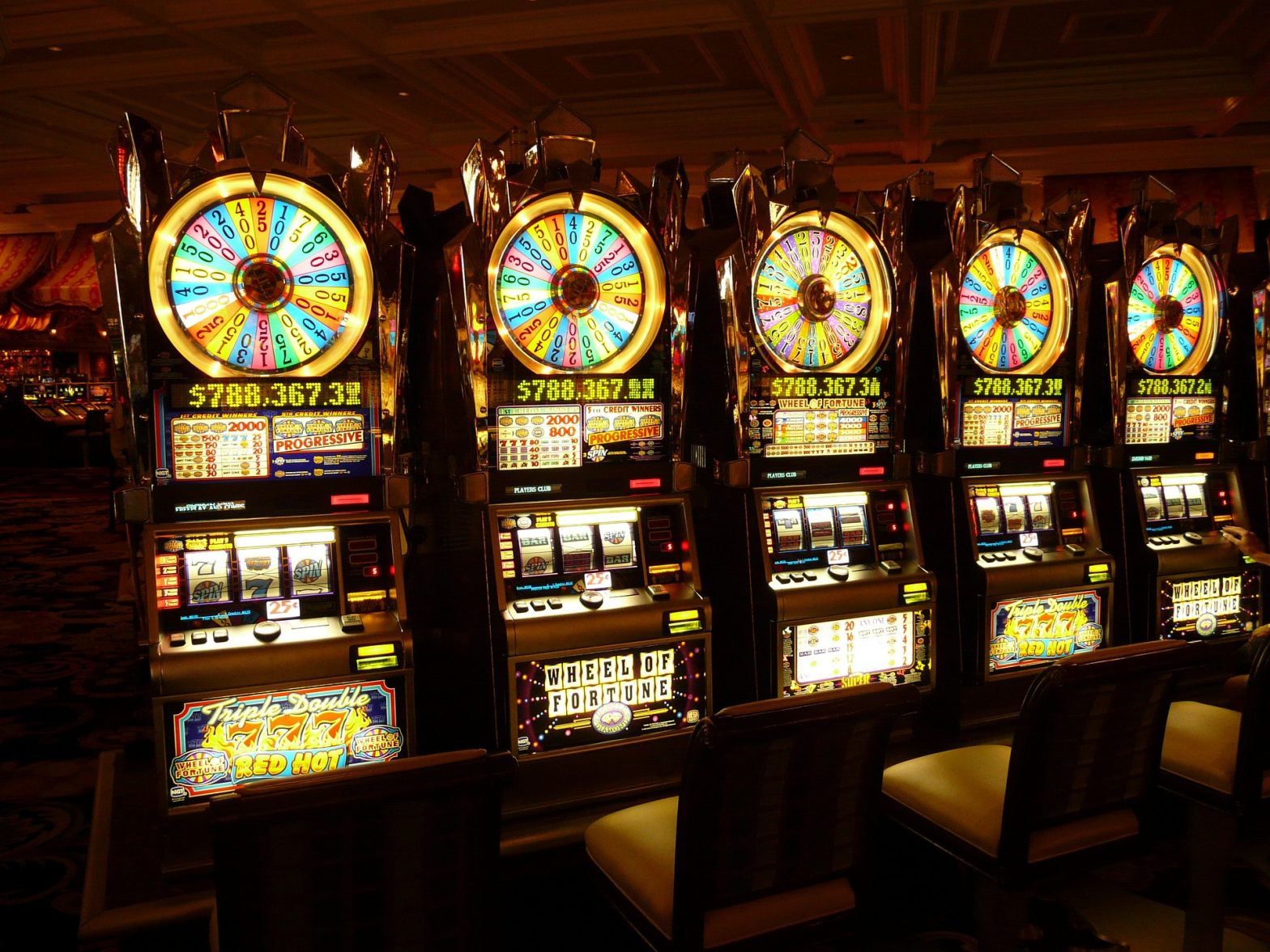 How do slot machines actually work?